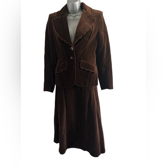 Stephen Marks Dresses & Skirts - Stephen Marks Size 10 brown suede Vintage skirt suit